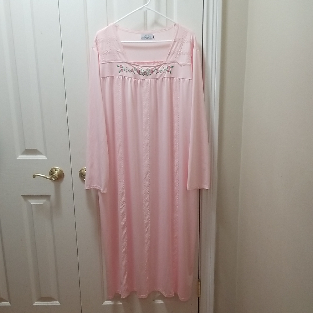 2/$13 NWOT Liokoc Elegant Pink Nightgown Sz XXL